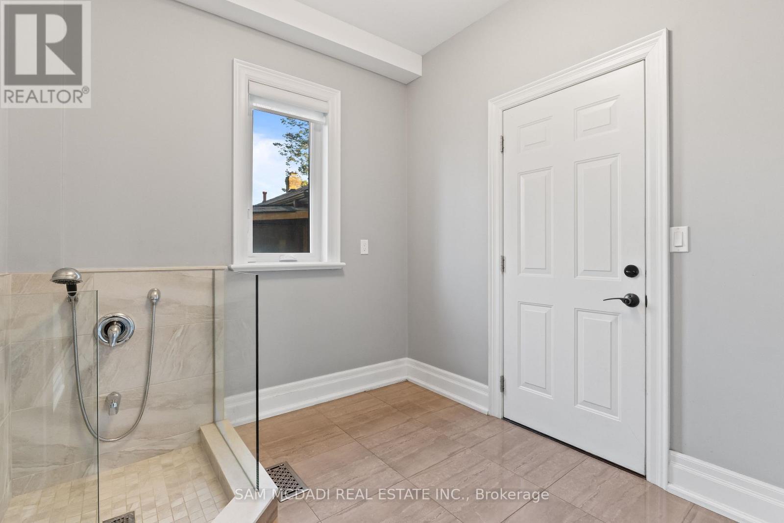 1487 Myron Drive, Mississauga, ON - Indoor Photo Showing Bathroom