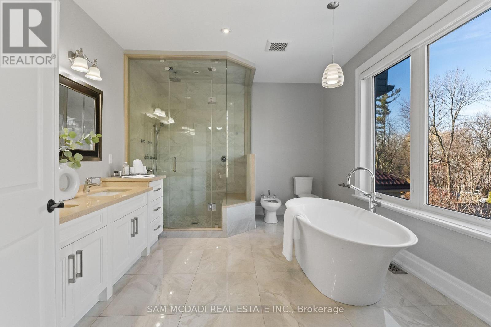 1487 Myron Drive, Mississauga, ON - Indoor Photo Showing Bathroom