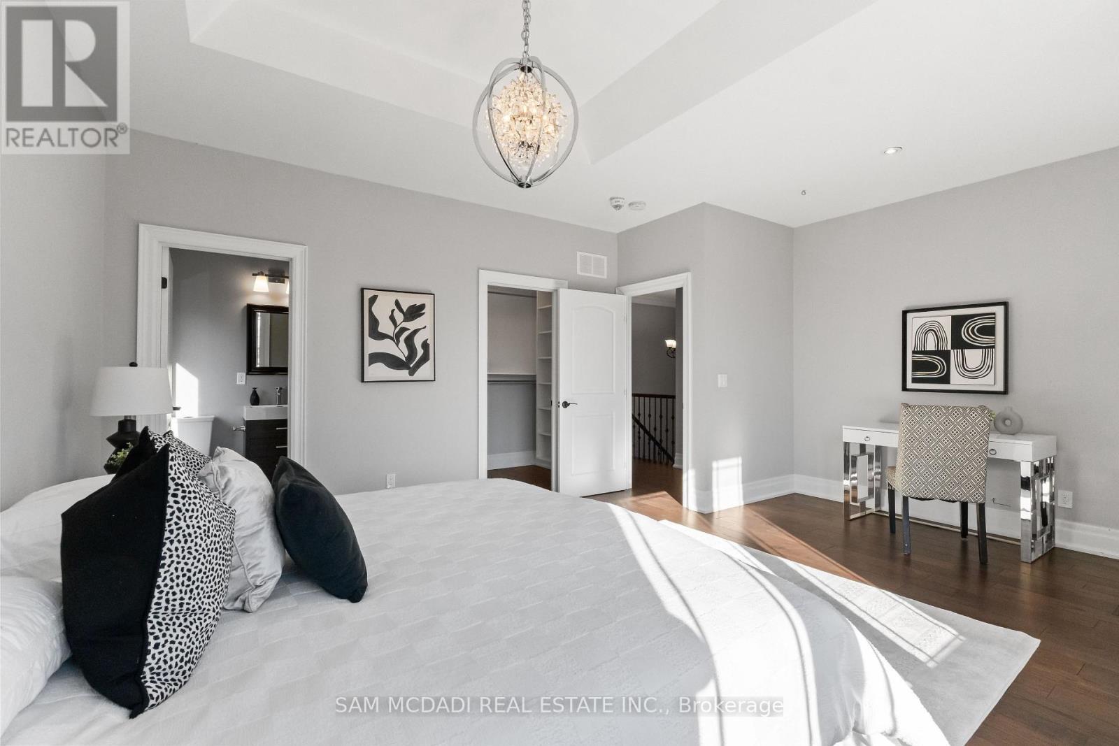 1487 Myron Drive, Mississauga, ON - Indoor Photo Showing Bedroom