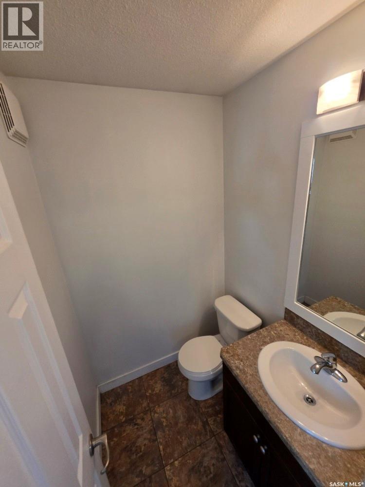 2067 Broder Street, Regina, SK - Indoor Photo Showing Bathroom