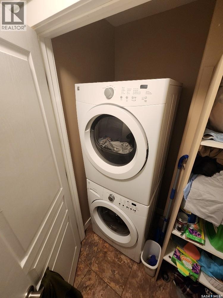 2067 Broder Street, Regina, SK - Indoor Photo Showing Laundry Room