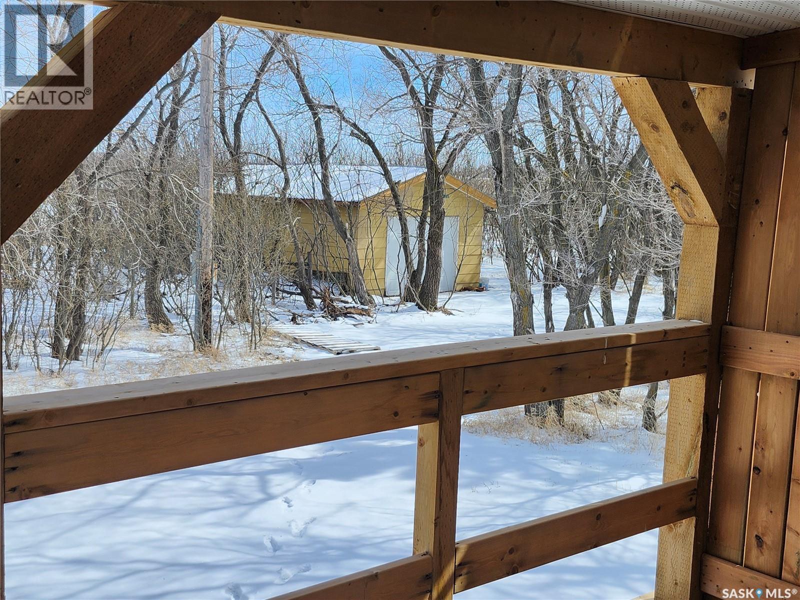 Na Service Road, Mclean, SK -