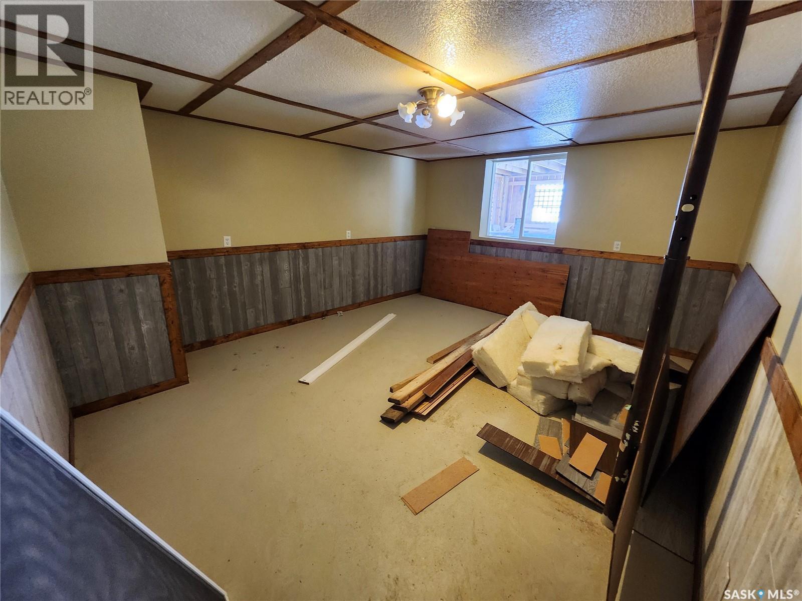 Na Service Road, Mclean, SK - Indoor