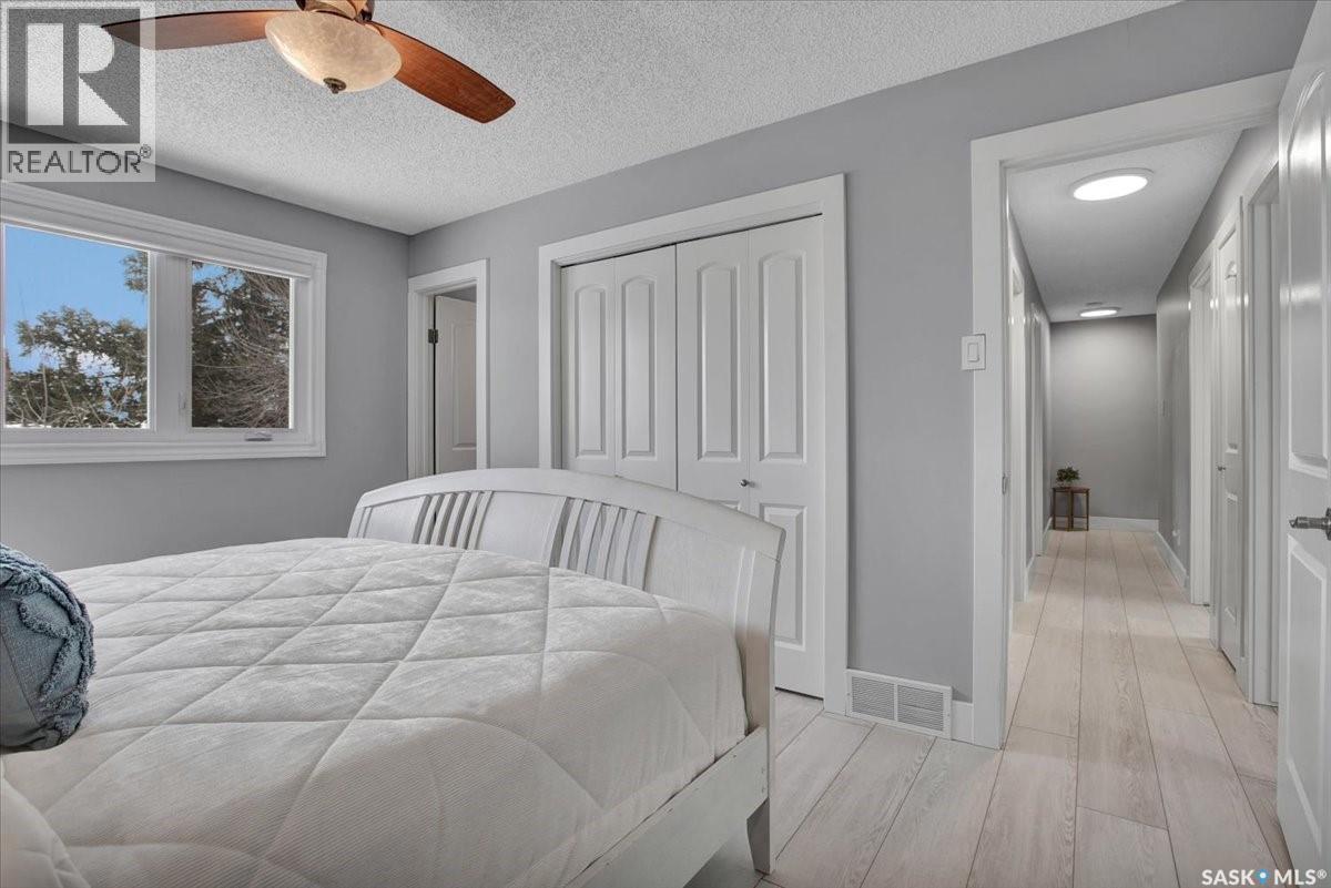 329 Clearwater Place, Saskatoon, SK - Indoor Photo Showing Bedroom