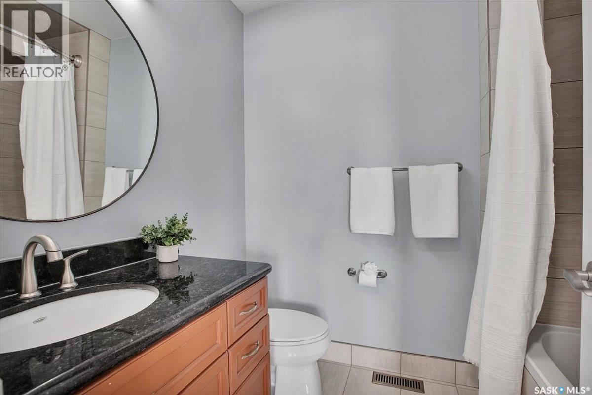 329 Clearwater Place, Saskatoon, SK - Indoor Photo Showing Bathroom