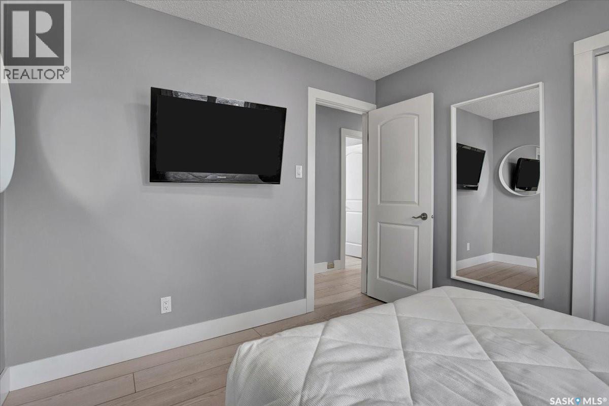 329 Clearwater Place, Saskatoon, SK - Indoor Photo Showing Bedroom