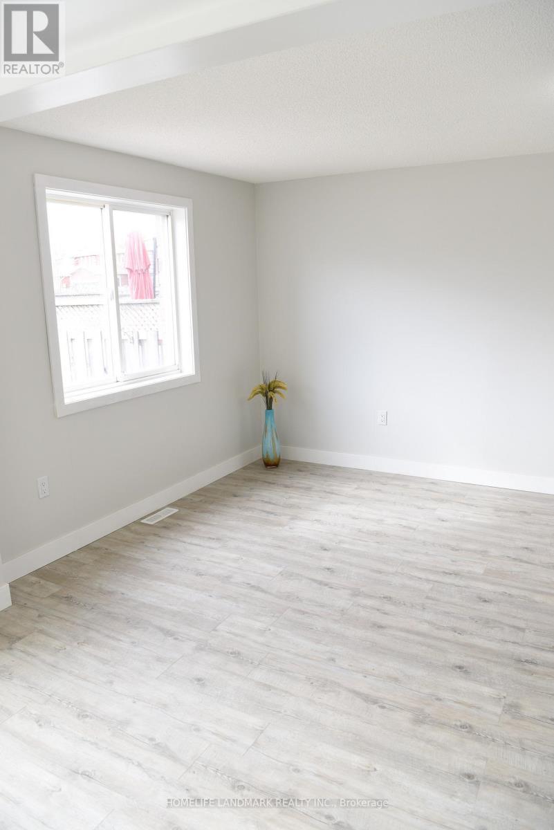 6 Silver Maple Crescent, Barrie, ON - Indoor Photo Showing Other Room