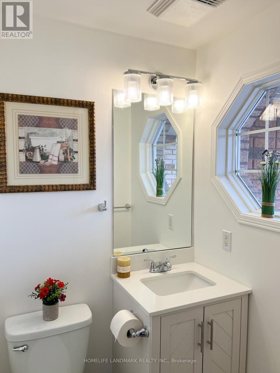 6 Silver Maple Crescent, Barrie, ON - Indoor Photo Showing Bathroom