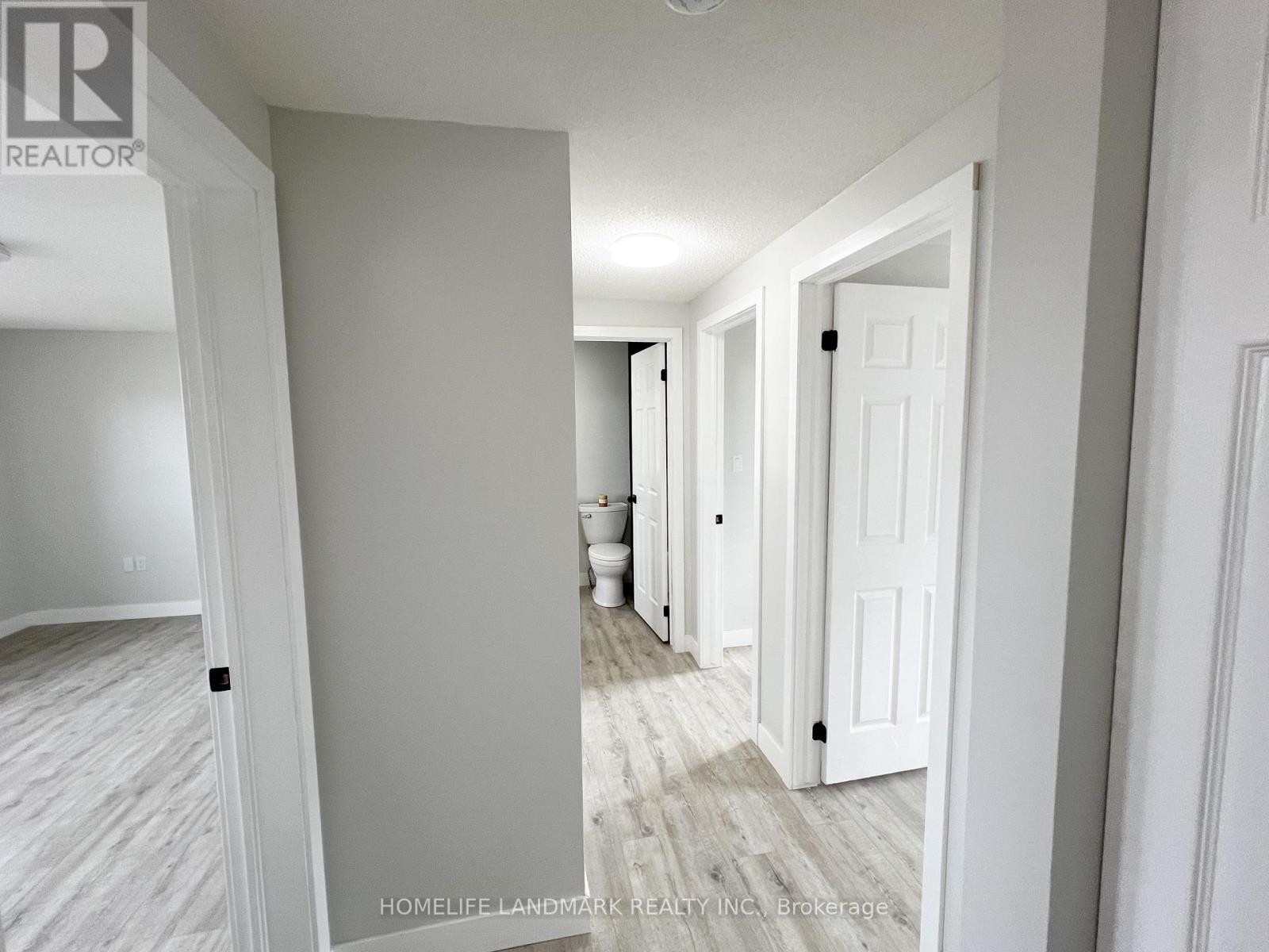 6 Silver Maple Crescent, Barrie, ON - Indoor Photo Showing Other Room