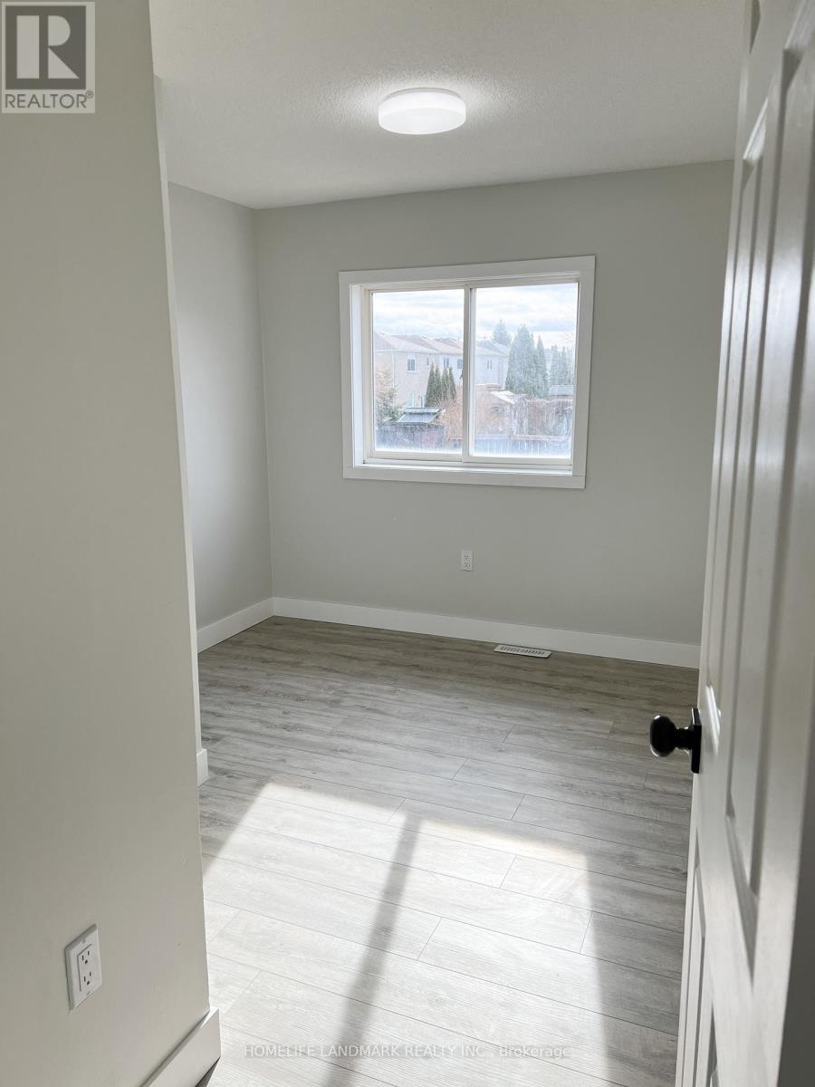 6 Silver Maple Crescent, Barrie, ON - Indoor Photo Showing Other Room