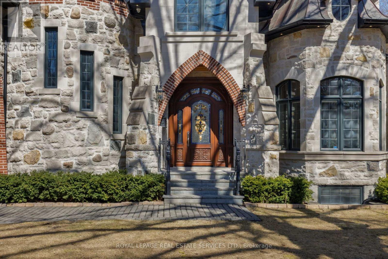 1165 Garden Road, Mississauga, ON - Outdoor With Facade