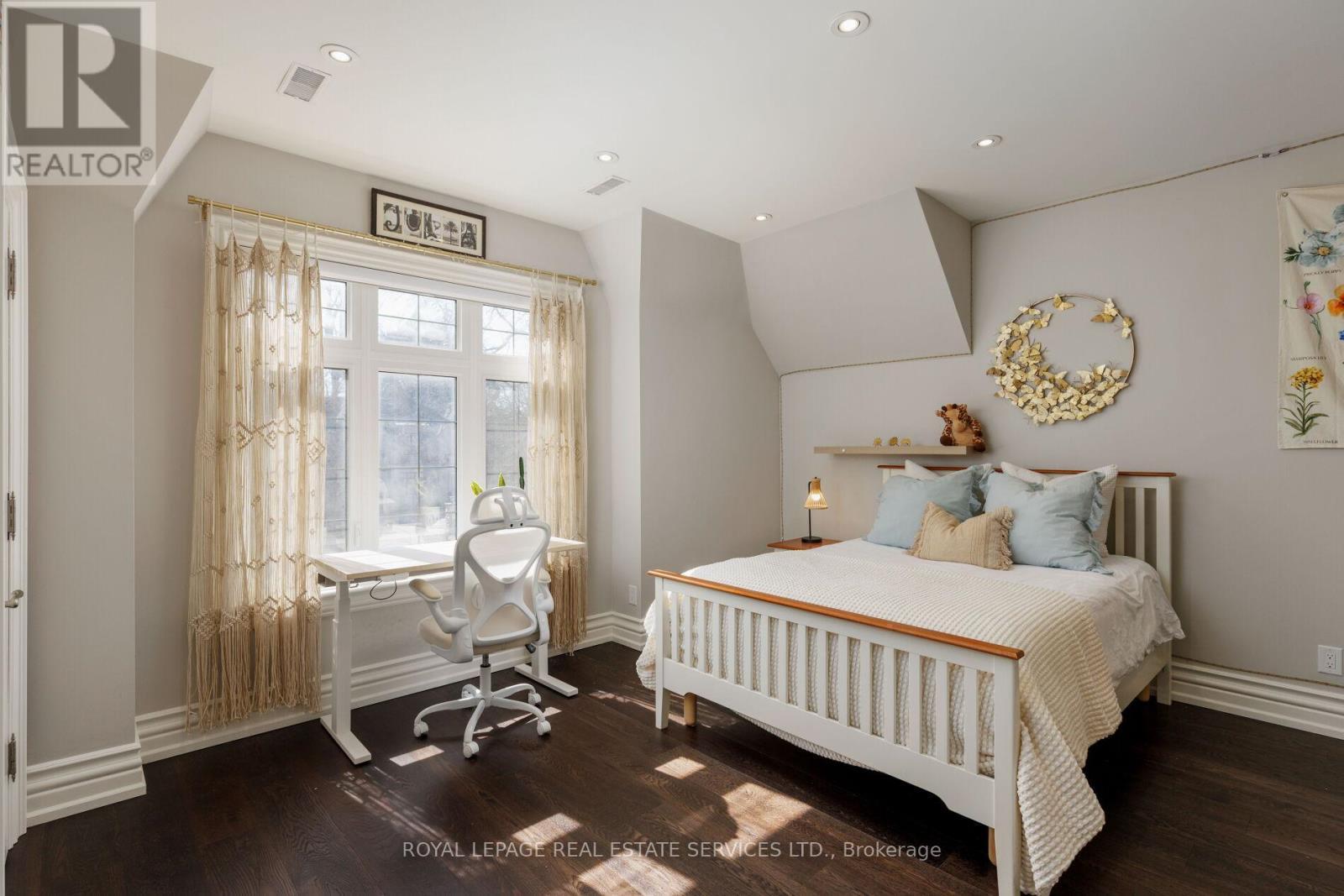 1165 Garden Road, Mississauga, ON - Indoor Photo Showing Bedroom