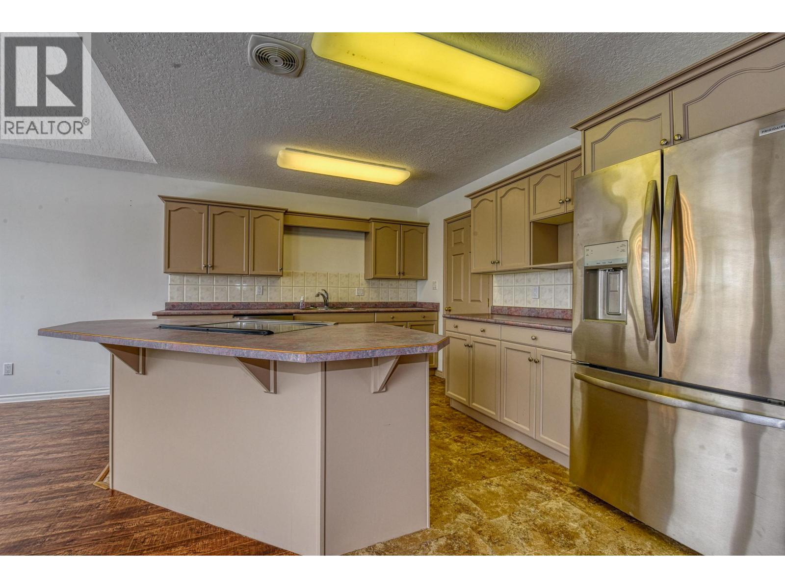 9 11 Eagle Crescent, Williams Lake, BC - Indoor Photo Showing Kitchen