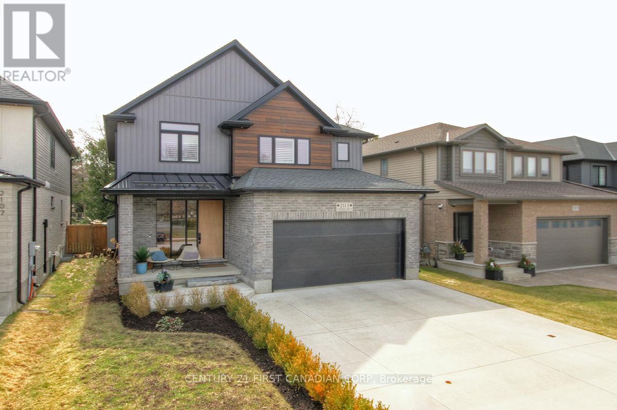 2113 Linkway Boulevard, London South (South A), ON - Outdoor With Facade