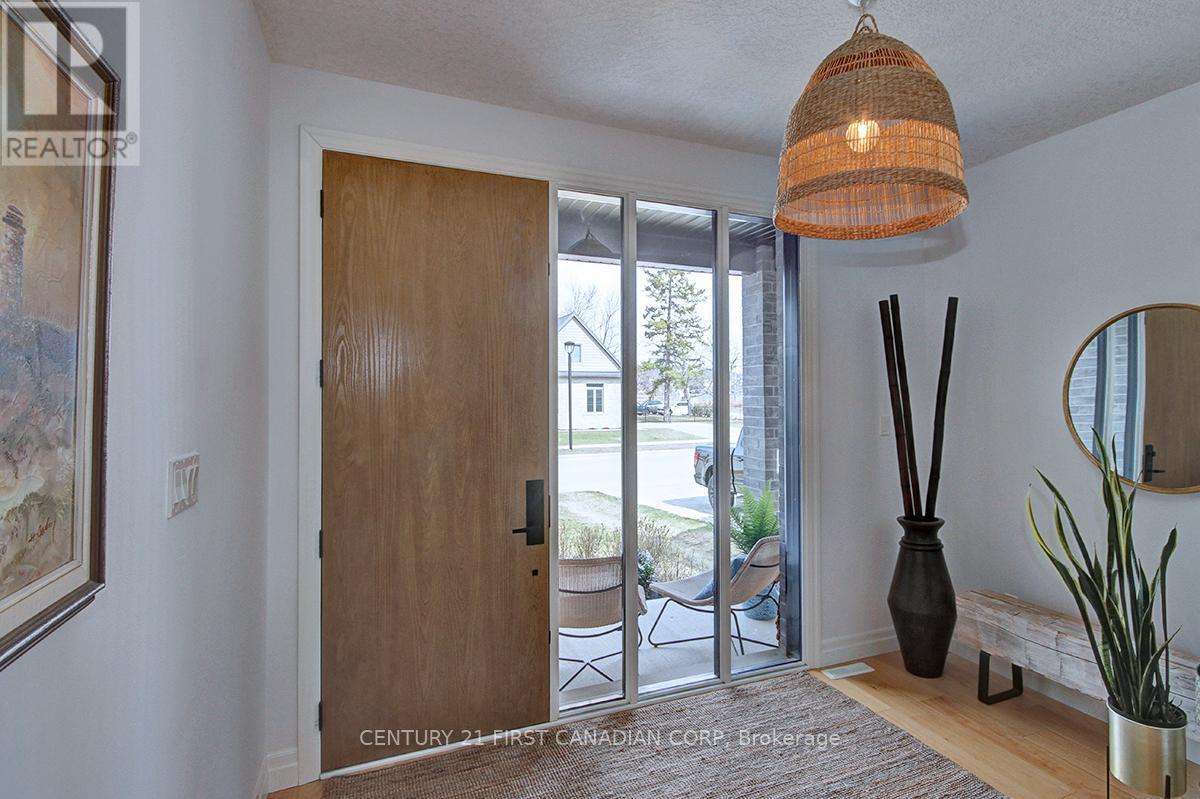 2113 Linkway Boulevard, London South (South A), ON - Indoor Photo Showing Other Room