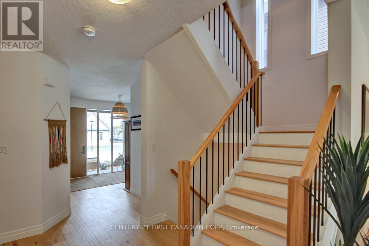 2113 Linkway Boulevard, London South (South A), ON - Indoor Photo Showing Other Room