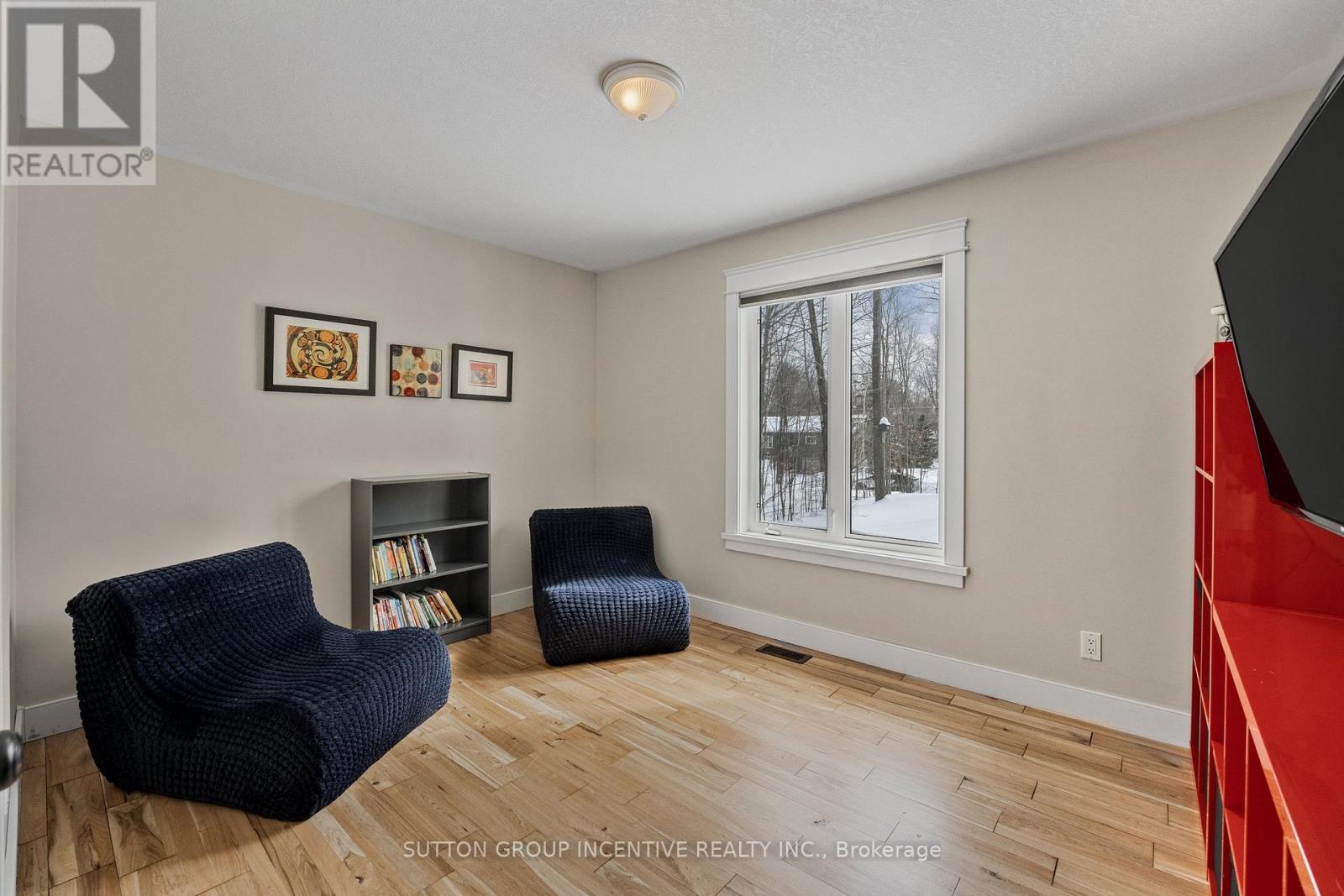 48 Tall Pines Drive, Tiny, ON - Indoor