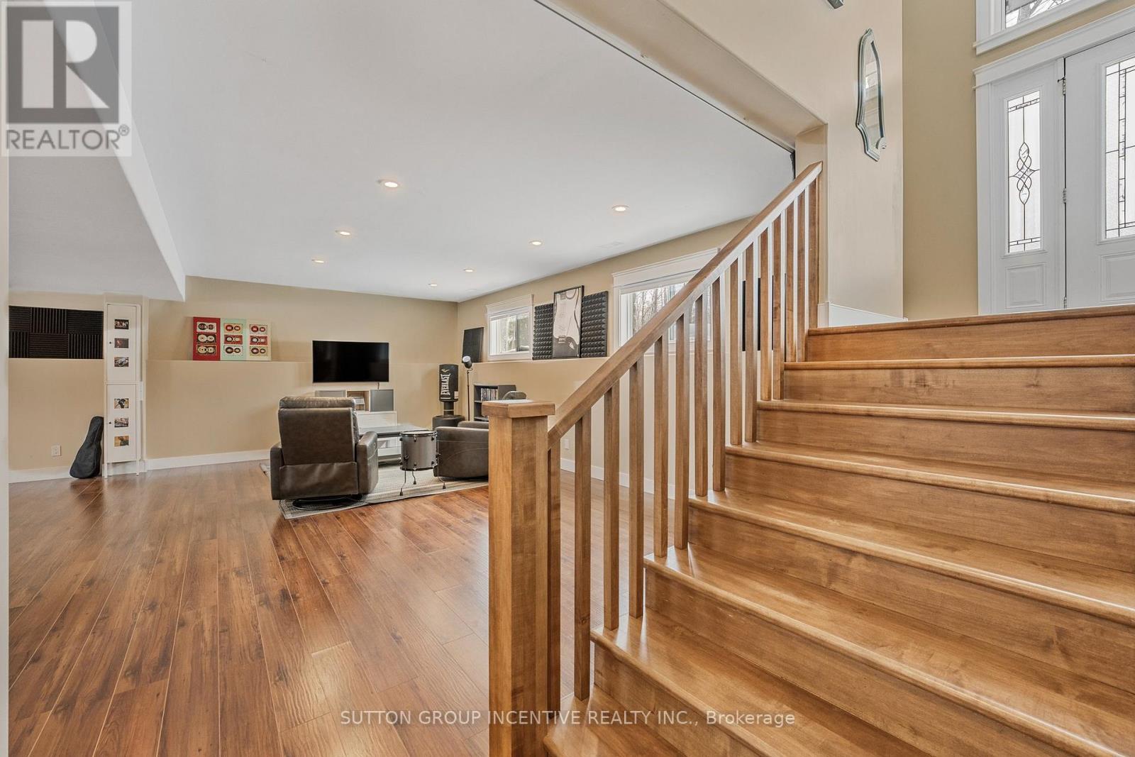 48 Tall Pines Drive, Tiny, ON - Indoor Photo Showing Other Room