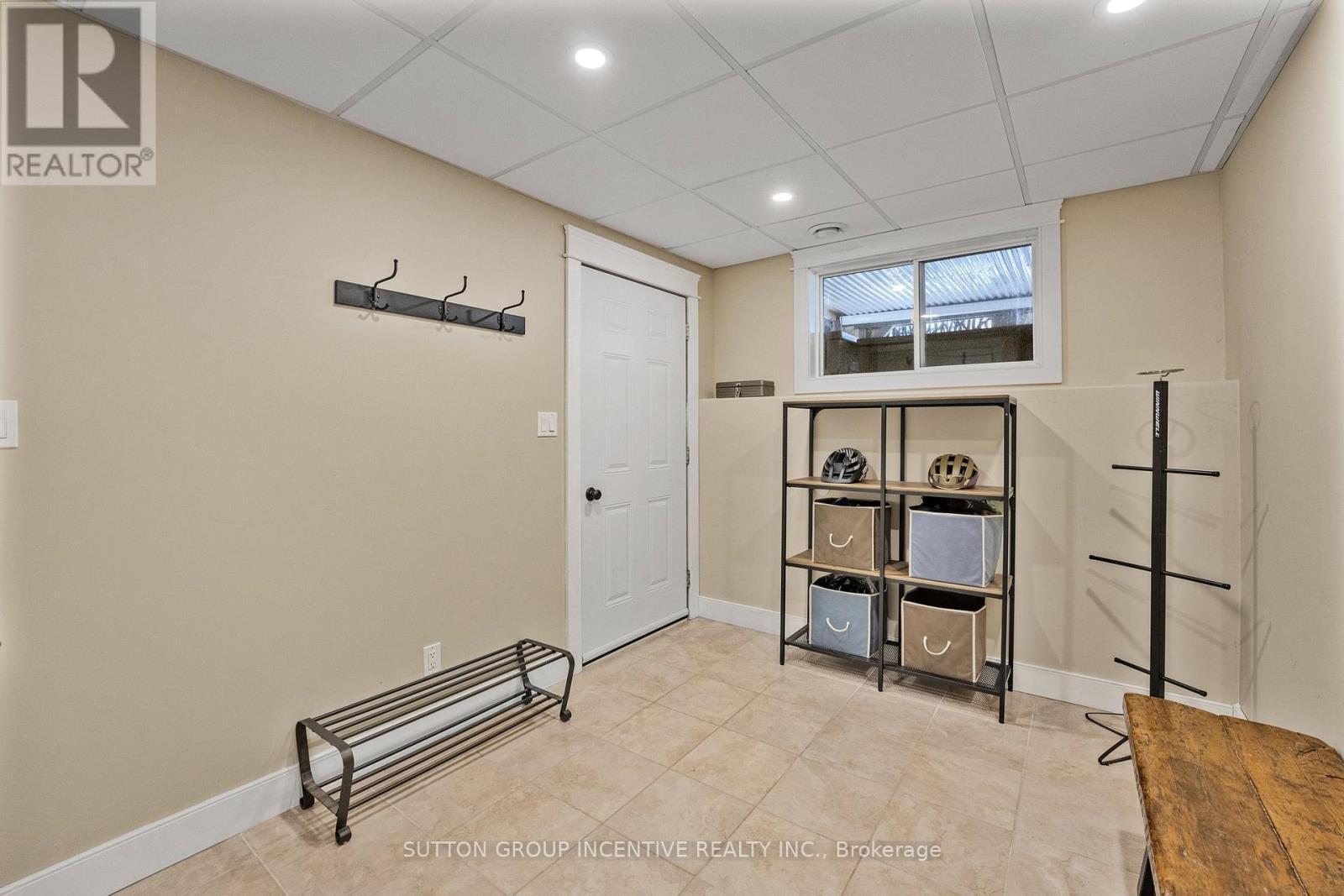 48 Tall Pines Drive, Tiny, ON - Indoor Photo Showing Other Room