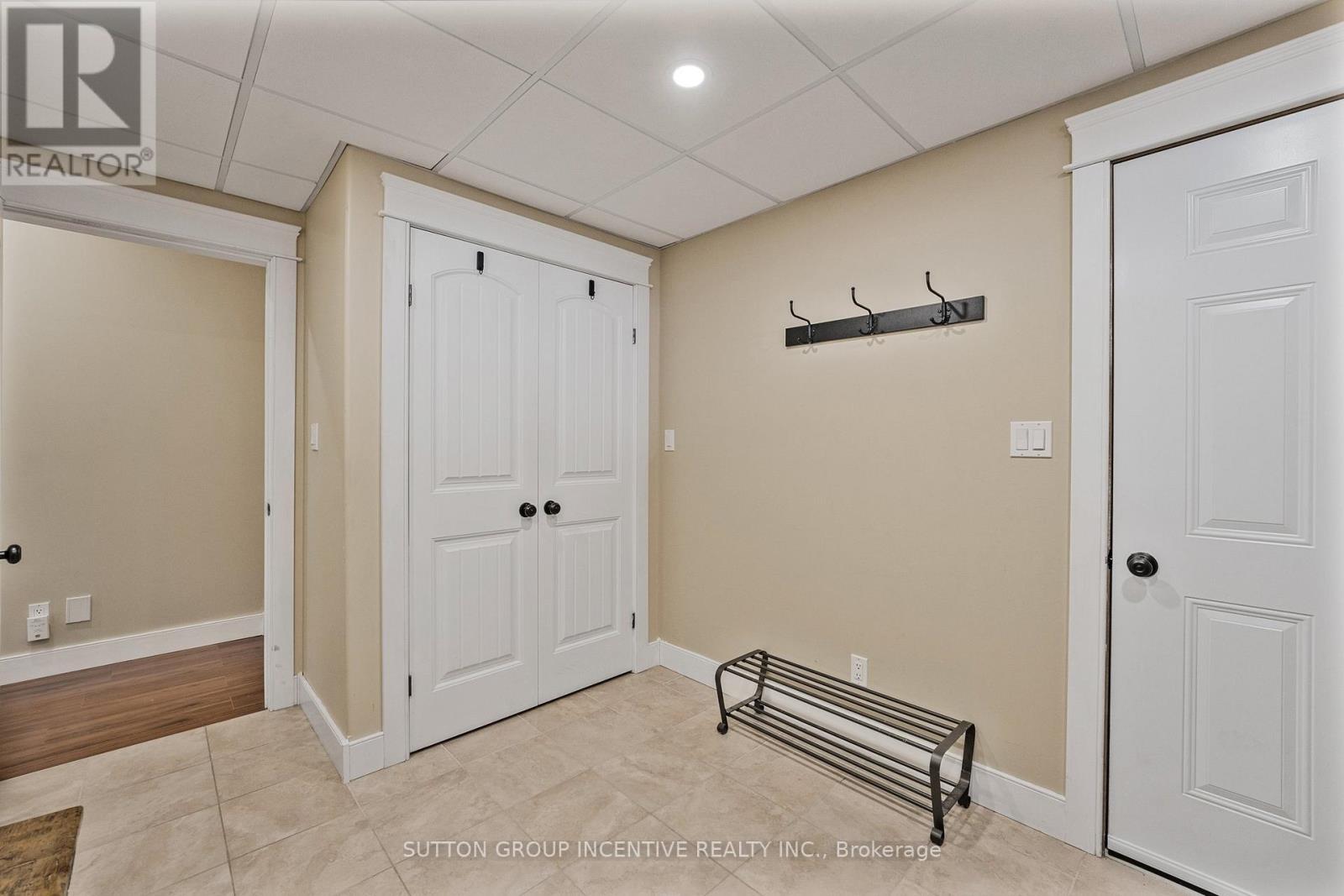 48 Tall Pines Drive, Tiny, ON - Indoor Photo Showing Other Room