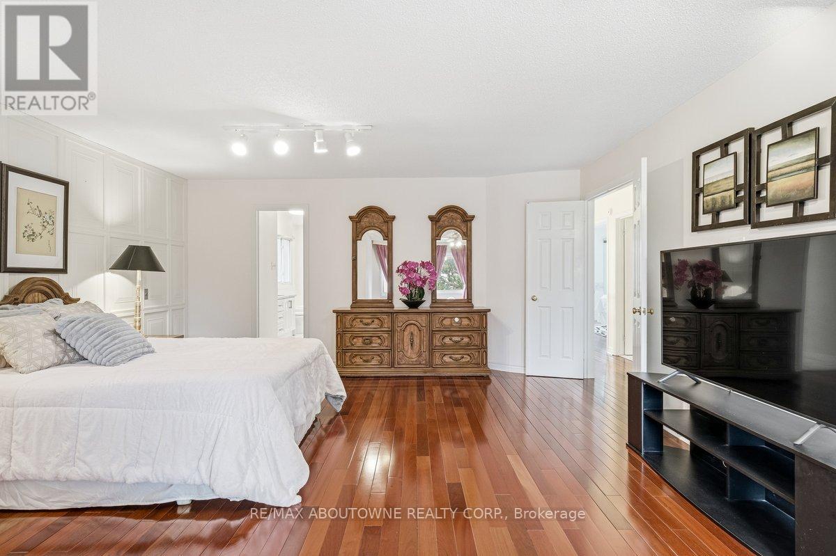 4538 Mayflower Drive, Mississauga, ON - Indoor Photo Showing Bedroom