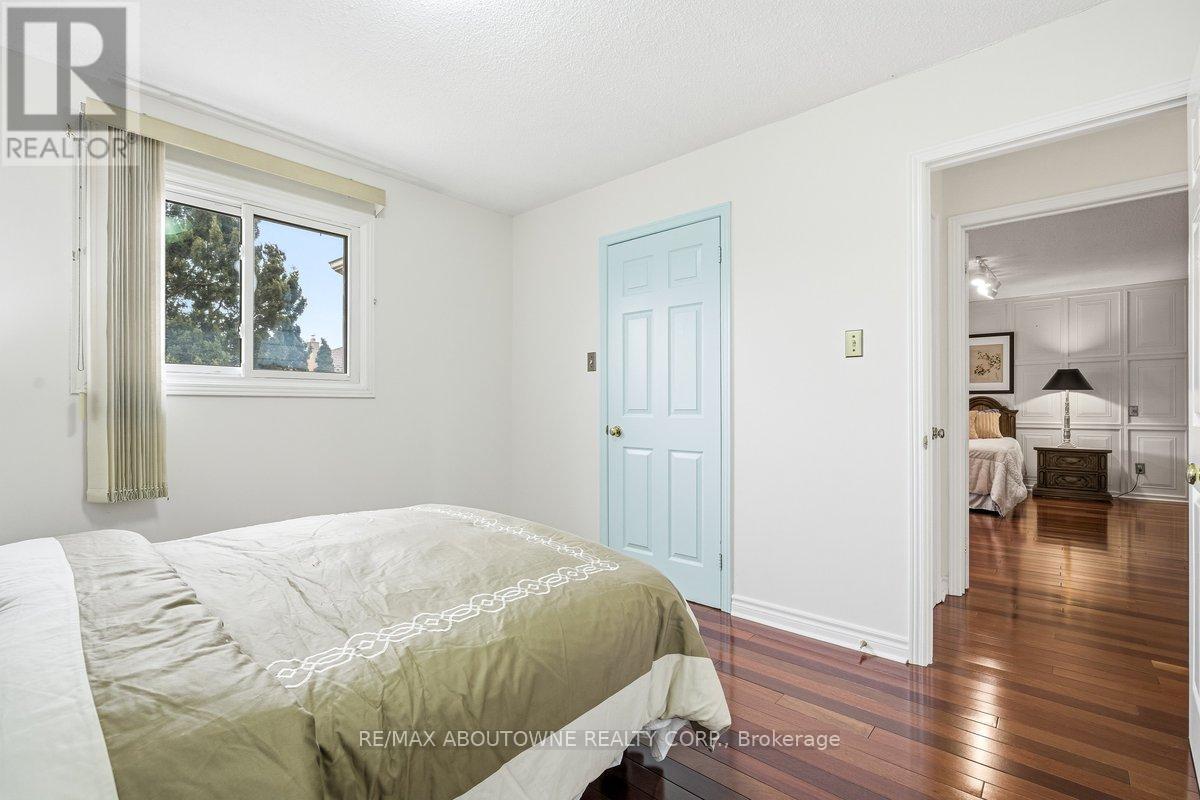 4538 Mayflower Drive, Mississauga, ON - Indoor Photo Showing Bedroom