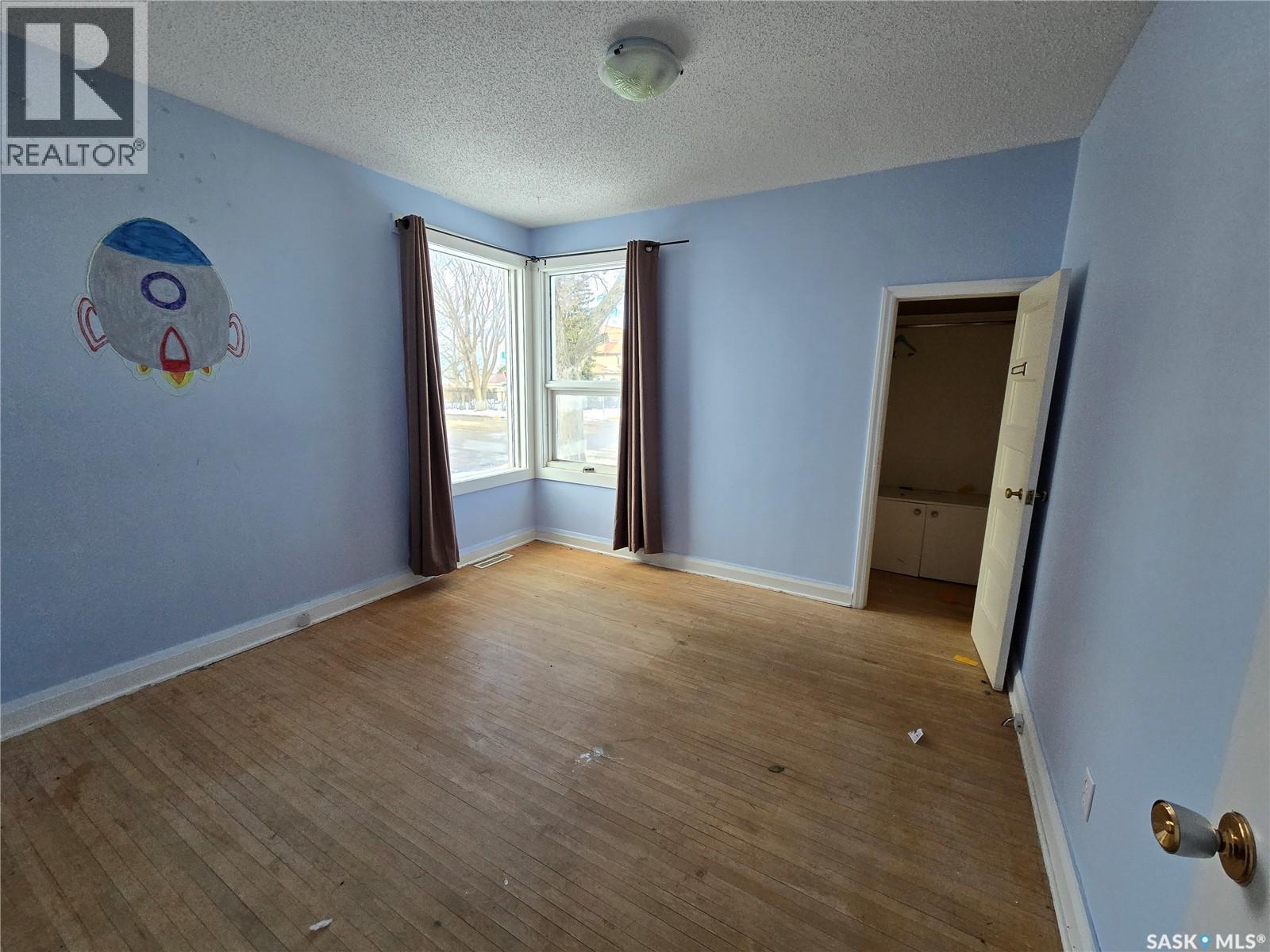 400 4Th Avenue E, Assiniboia, SK - Indoor Photo Showing Other Room