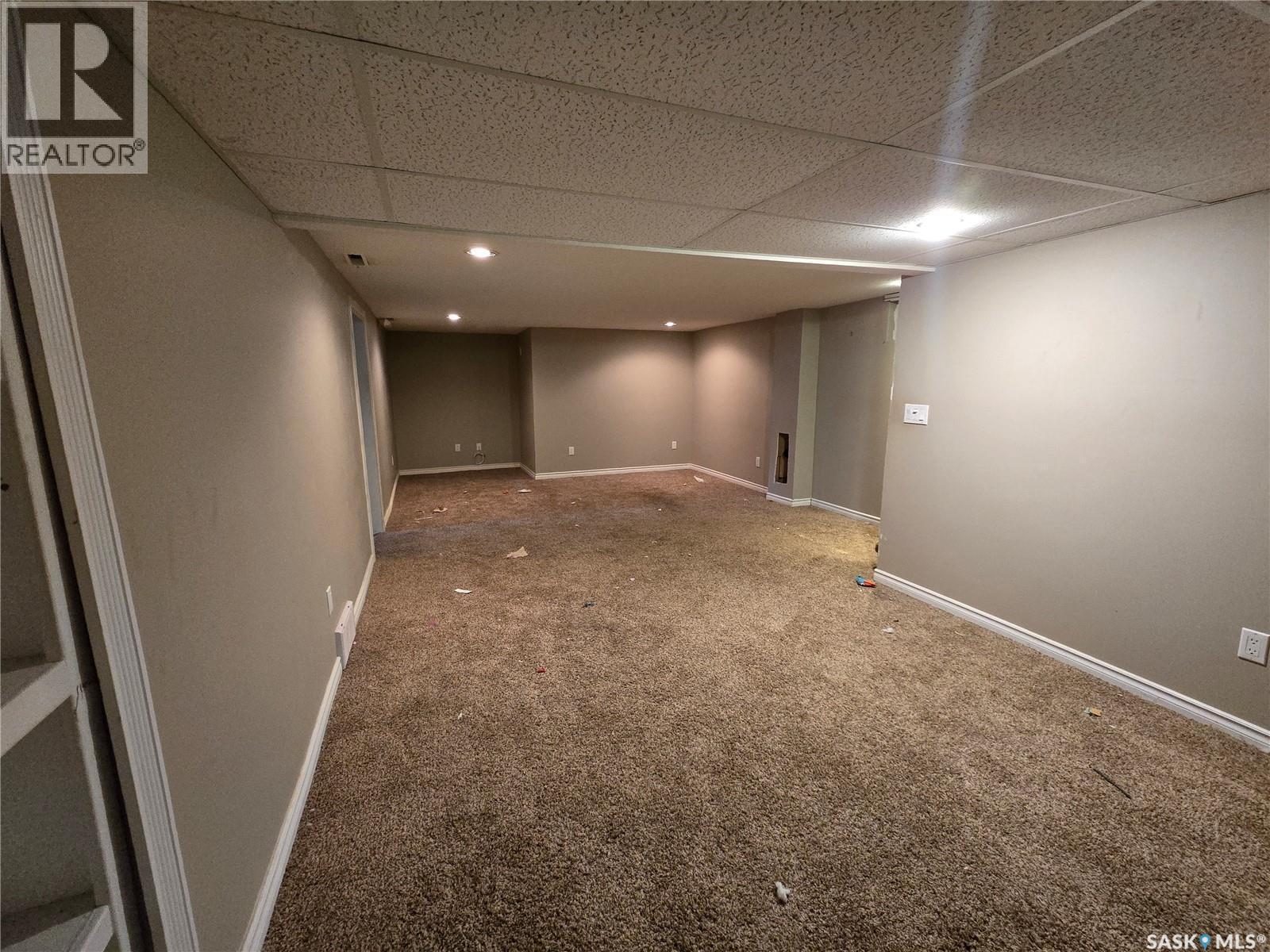 400 4Th Avenue E, Assiniboia, SK - Indoor