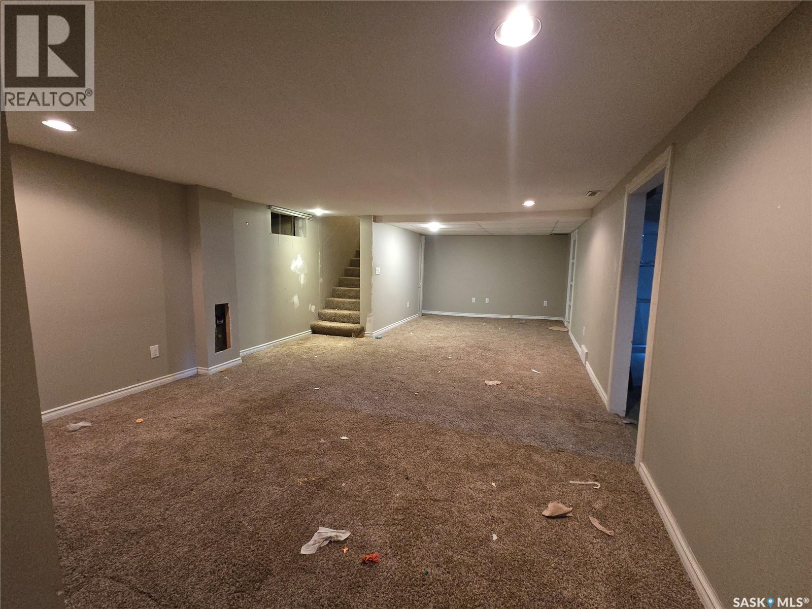 400 4Th Avenue E, Assiniboia, SK - Indoor Photo Showing Other Room