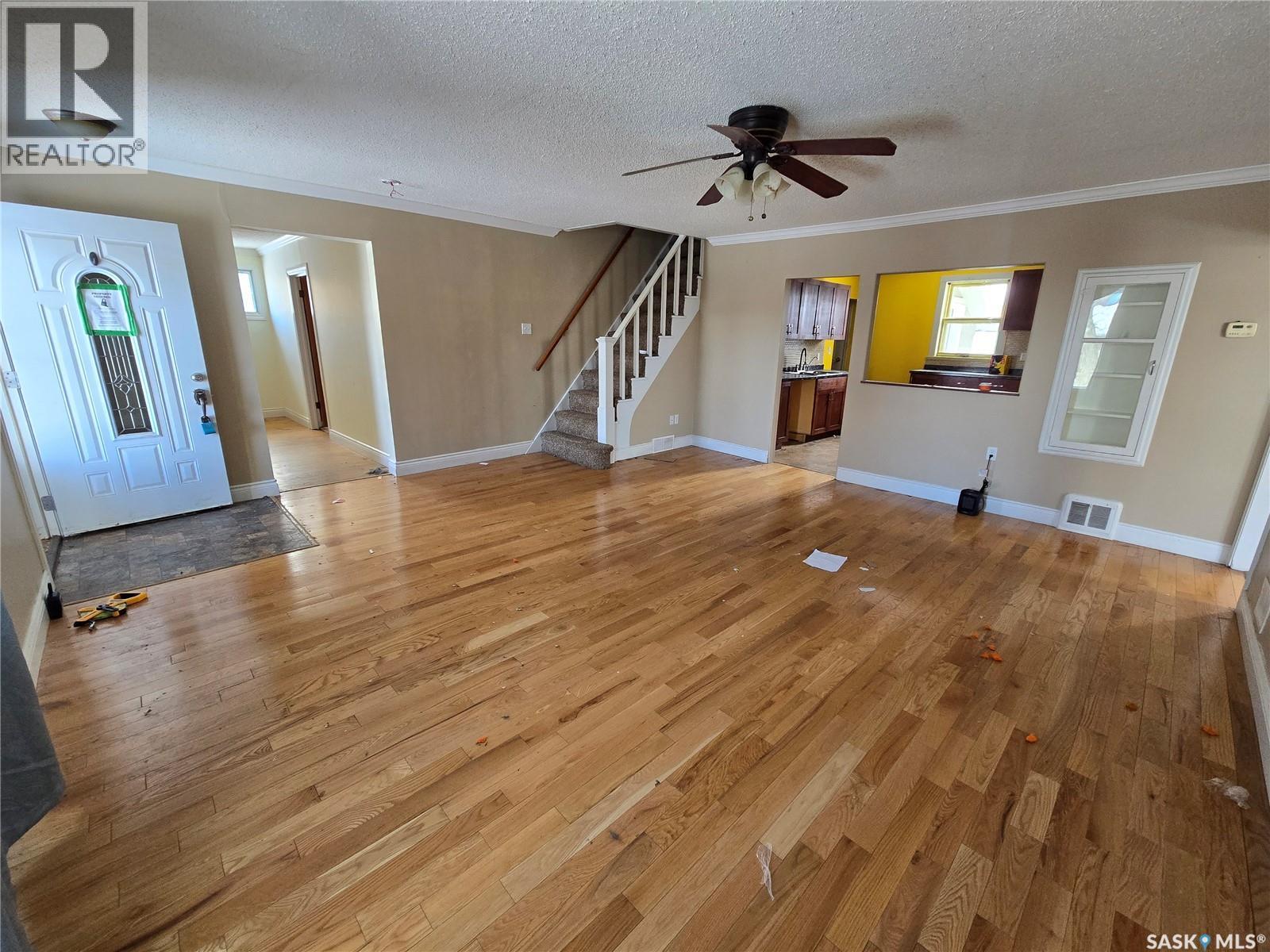 400 4Th Avenue E, Assiniboia, SK - Indoor