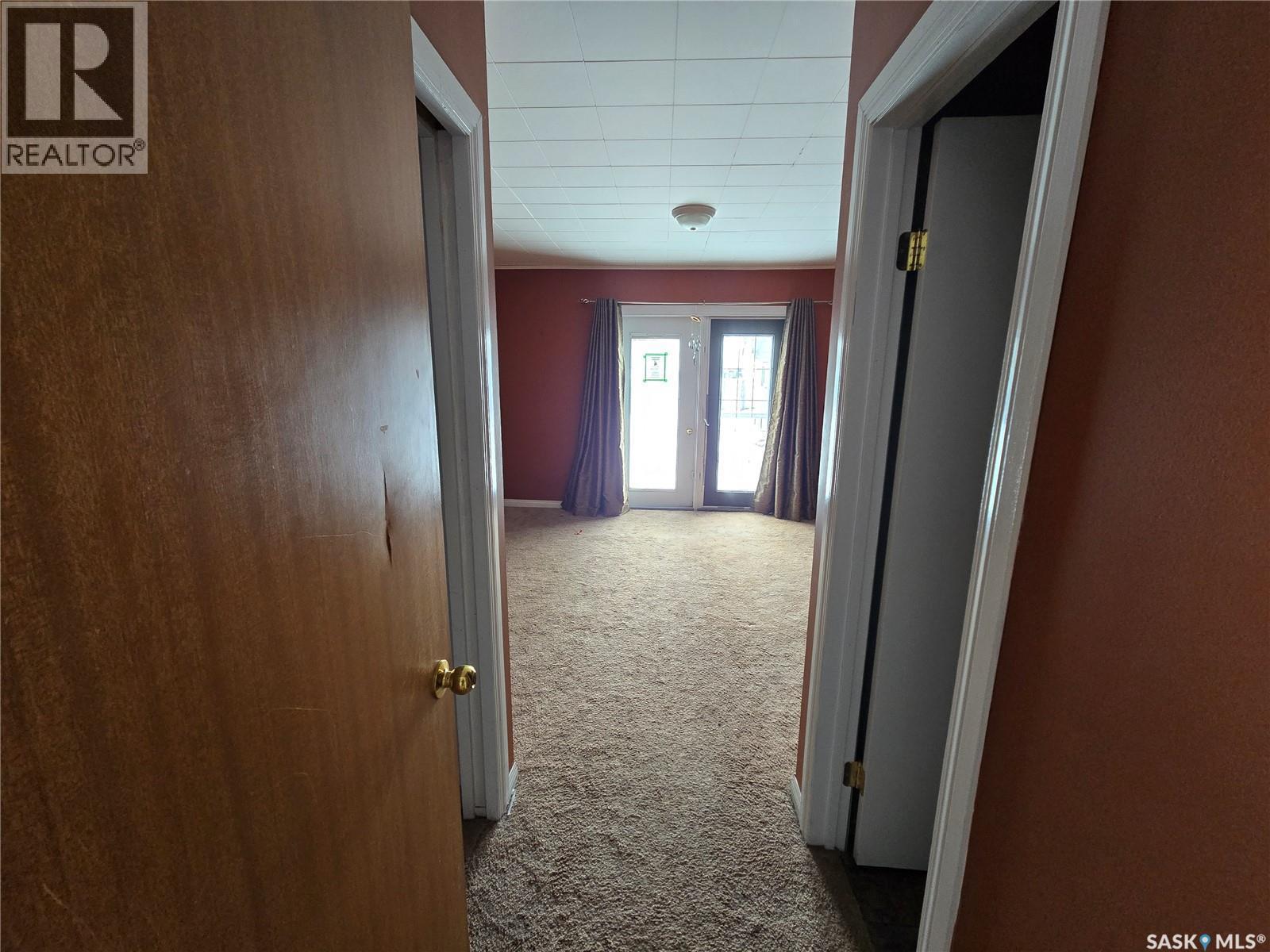 400 4Th Avenue E, Assiniboia, SK - Indoor Photo Showing Other Room