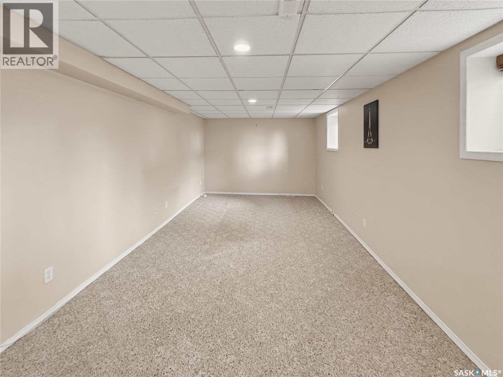 619 4Th Avenue Nw, Swift Current, SK - Indoor Photo Showing Other Room