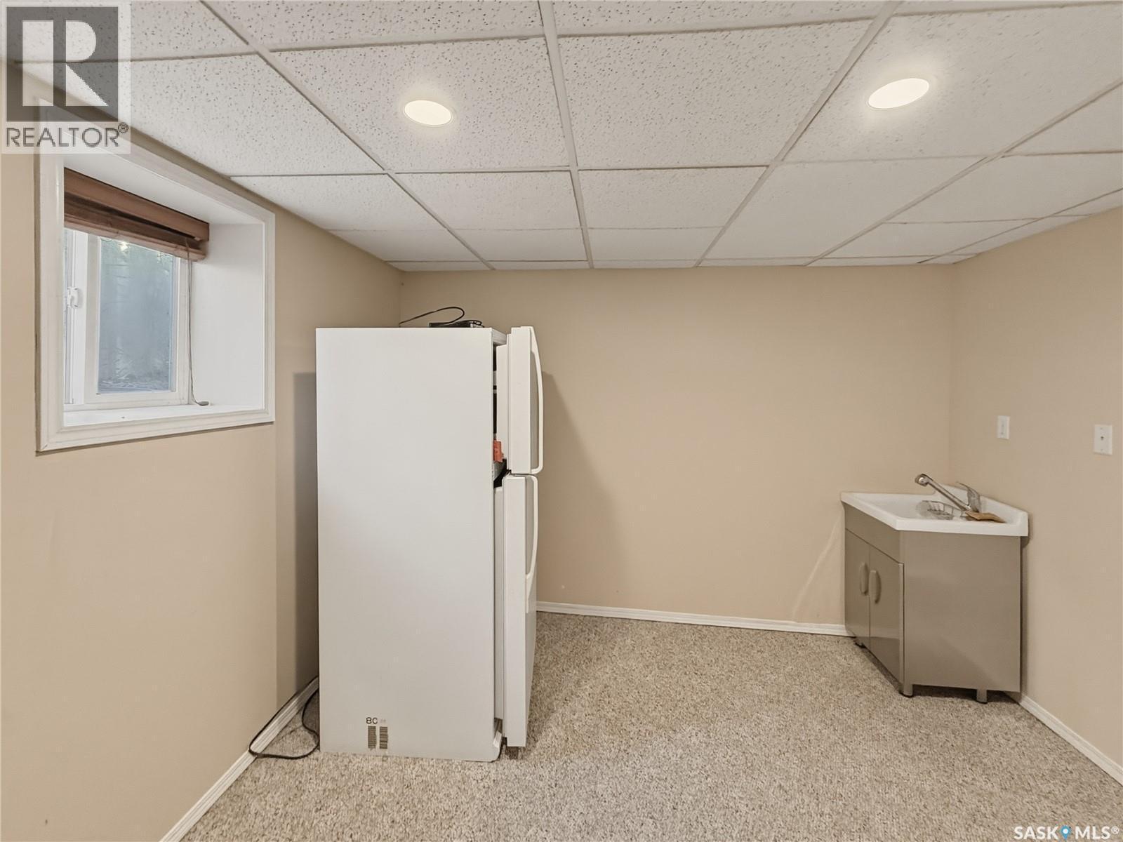 619 4Th Avenue Nw, Swift Current, SK - Indoor