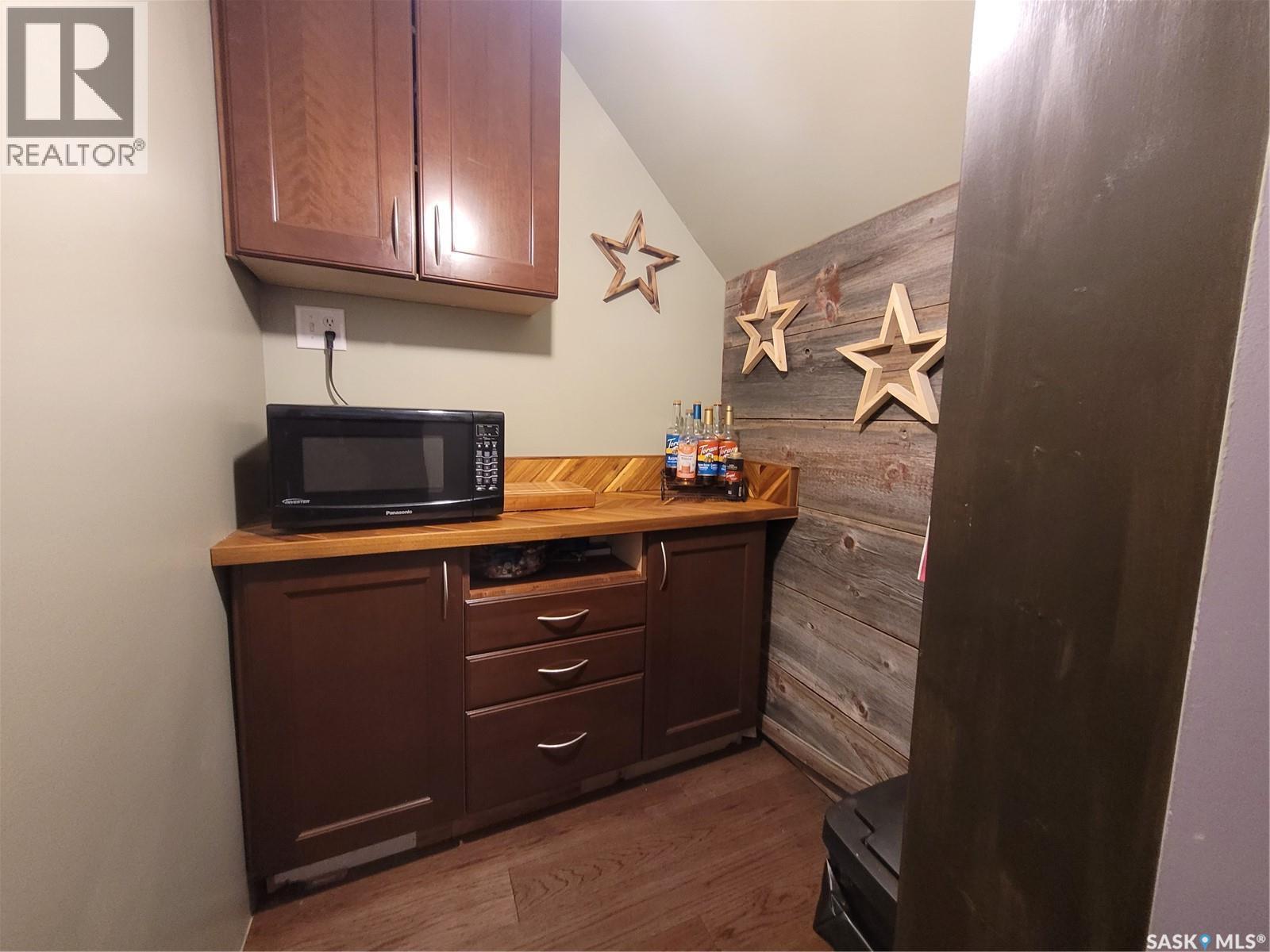 717 Coteau Avenue, Weyburn, SK - Indoor