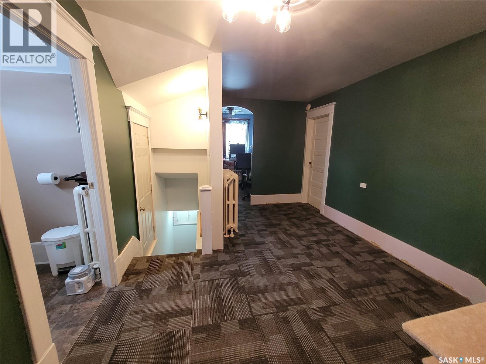 717 Coteau Avenue, Weyburn, SK - Indoor Photo Showing Other Room