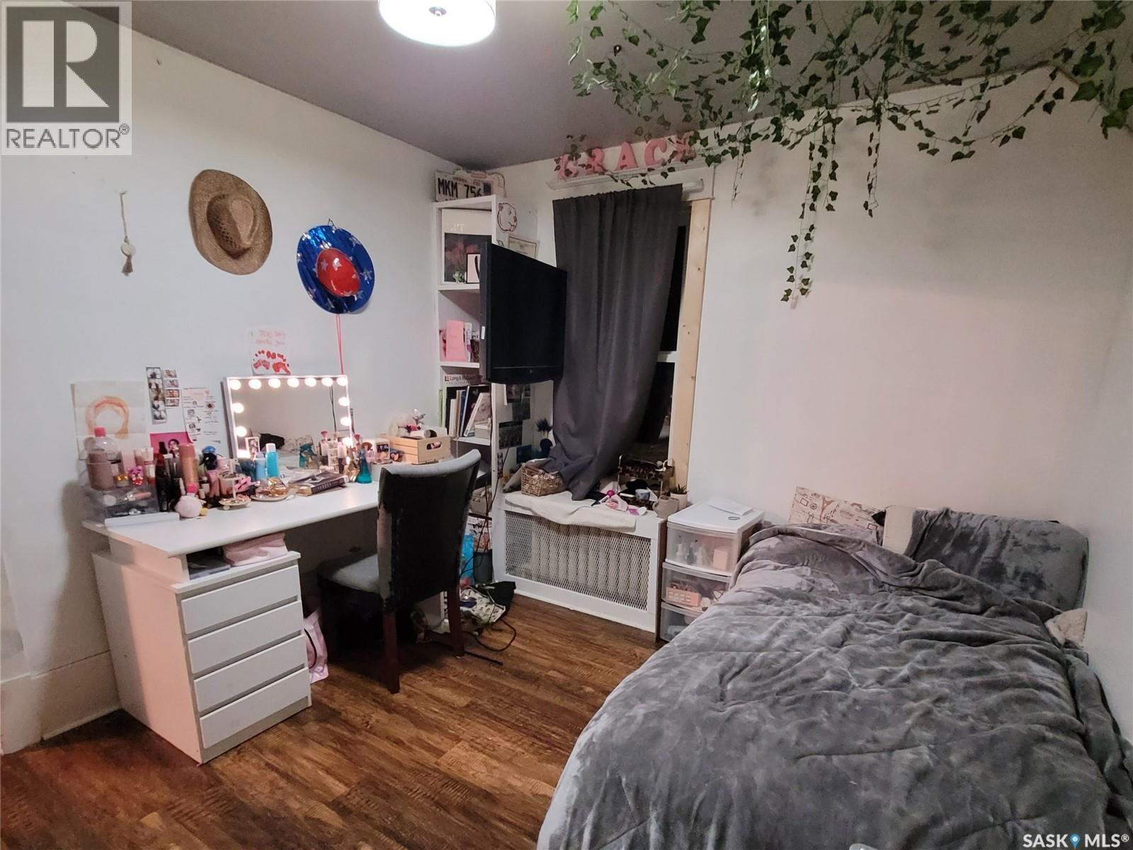 717 Coteau Avenue, Weyburn, SK - Indoor