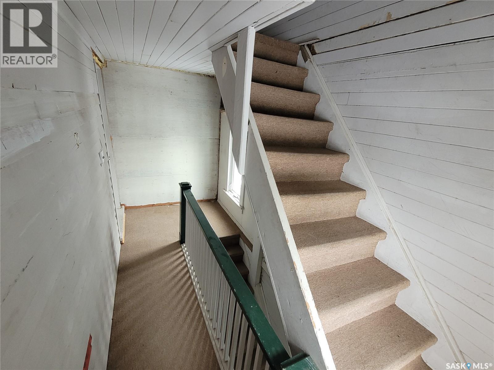 717 Coteau Avenue, Weyburn, SK - Indoor Photo Showing Other Room