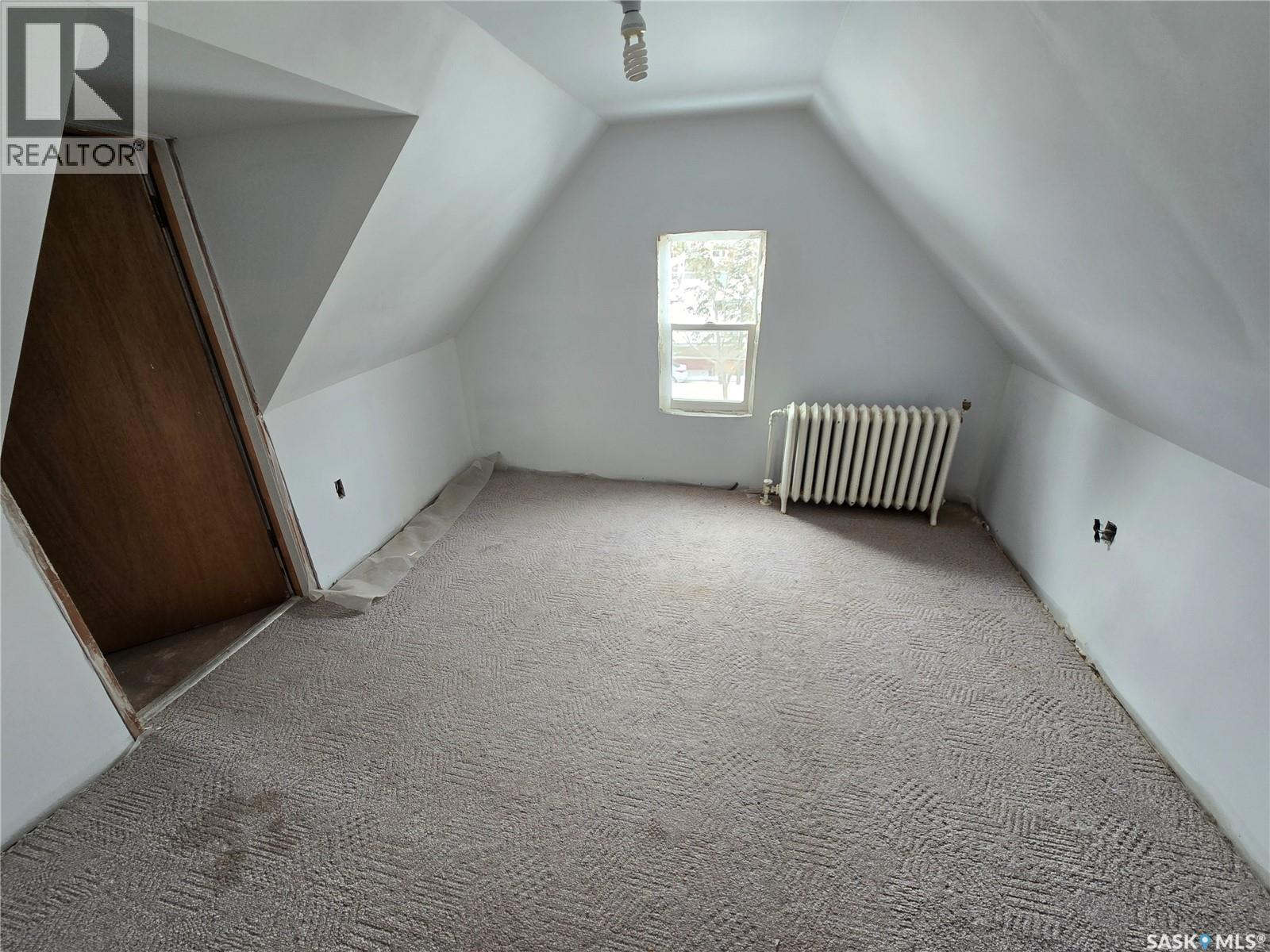 717 Coteau Avenue, Weyburn, SK - Indoor Photo Showing Other Room