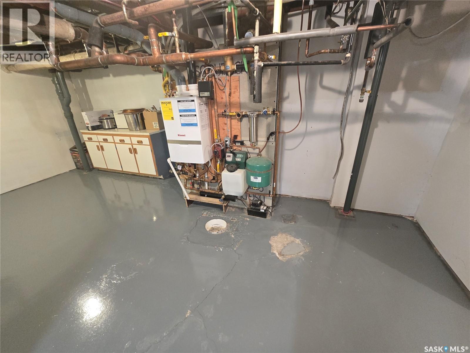 717 Coteau Avenue, Weyburn, SK - Indoor Photo Showing Basement