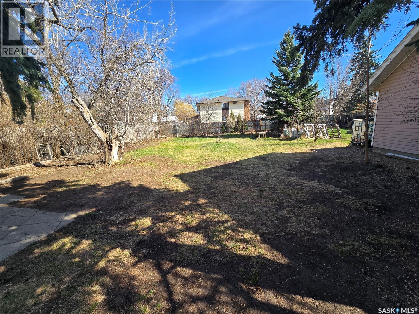 717 Coteau Avenue, Weyburn, SK - Outdoor