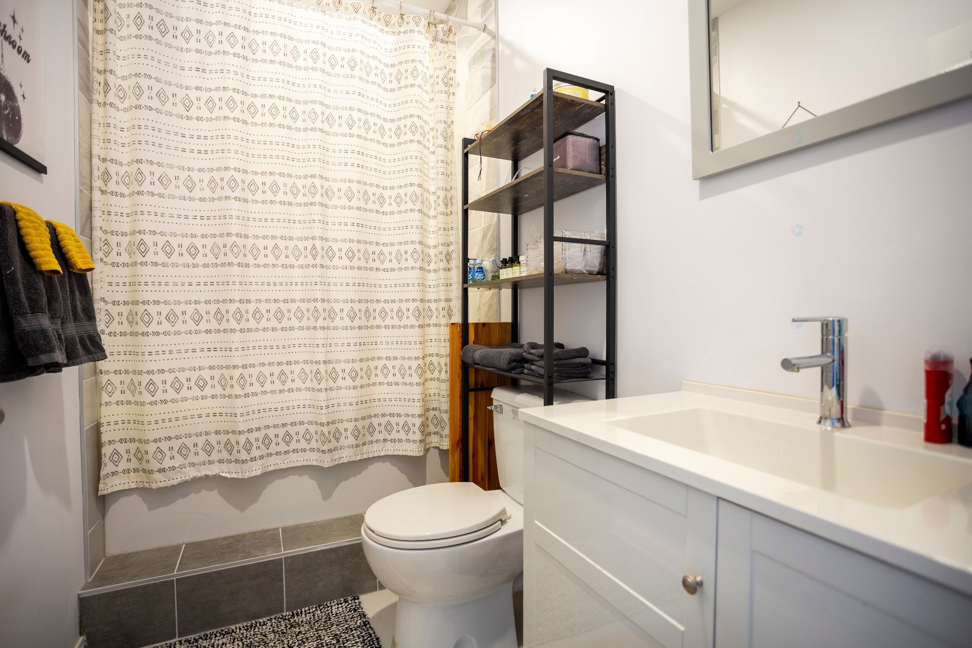 Intergenerational - 40 Ch. Davidson, La Pêche, QC - Indoor Photo Showing Bathroom