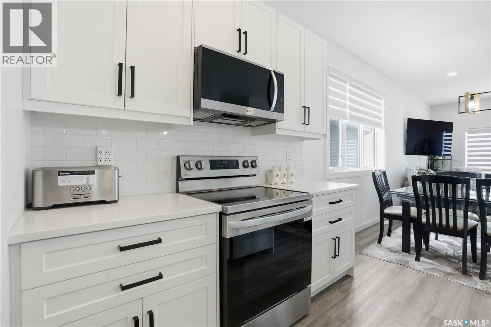 194 Sharma Lane, Saskatoon, SK - Indoor Photo Showing Kitchen