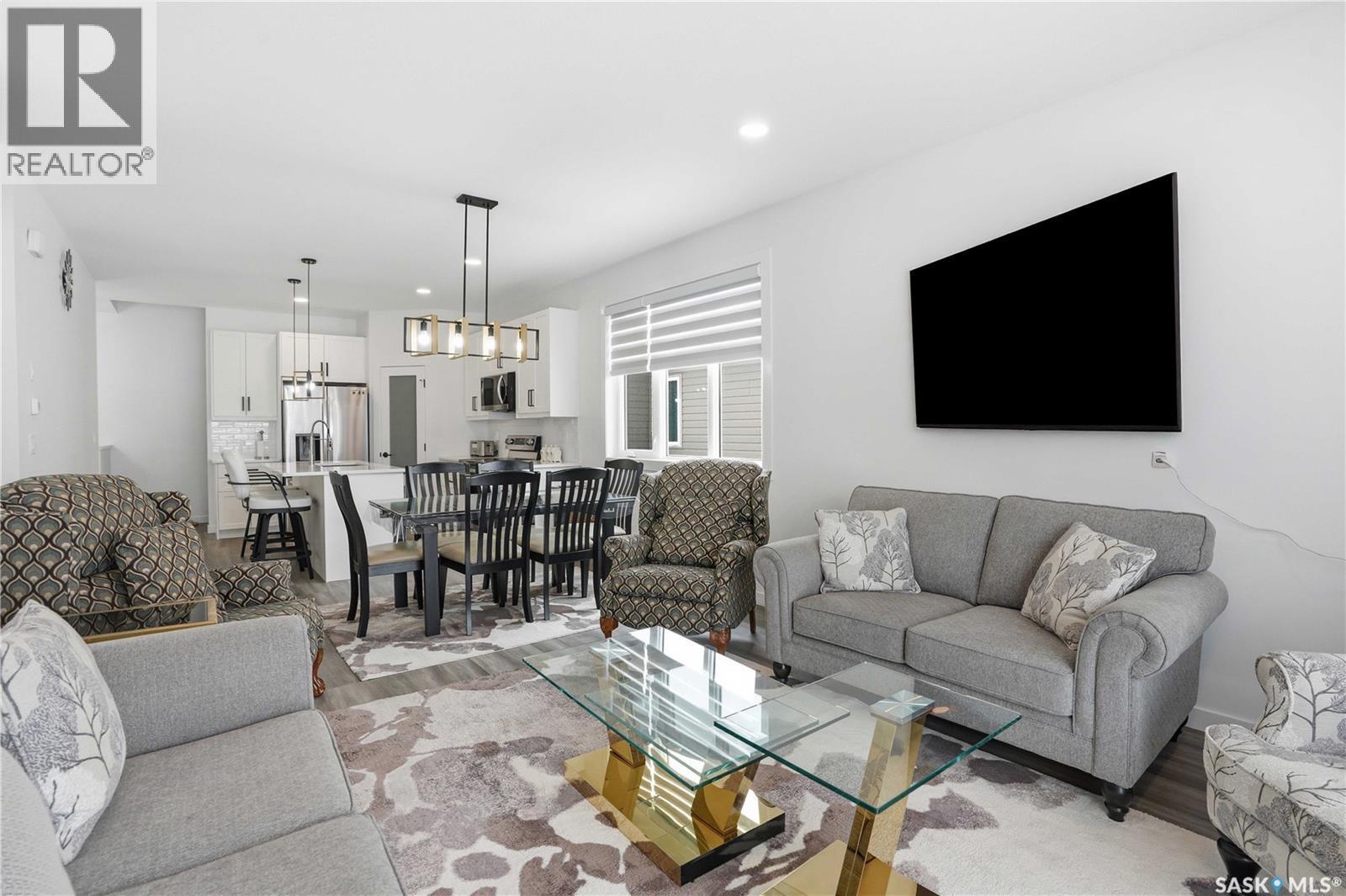 194 Sharma Lane, Saskatoon, SK - Indoor Photo Showing Living Room