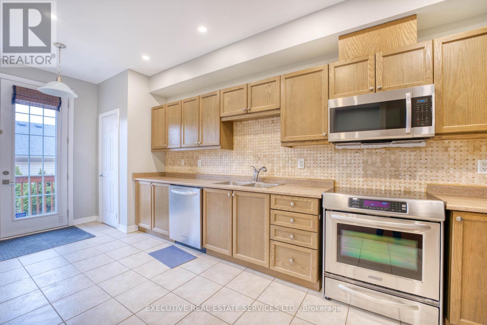 9499 Ninth Line, Markham, ON - Indoor Photo Showing Kitchen