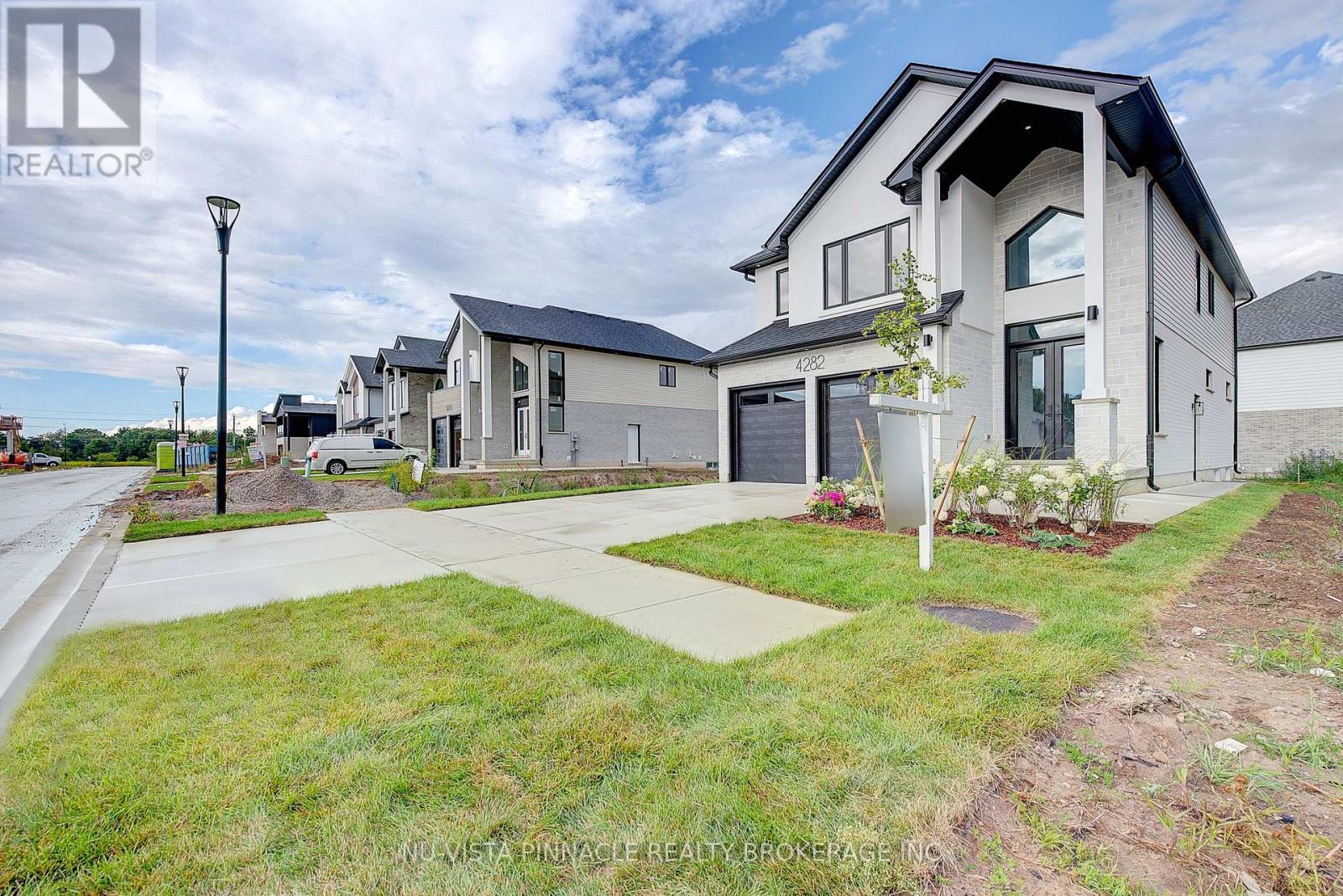 4282 Liberty Cross, London South (South V), ON - Outdoor
