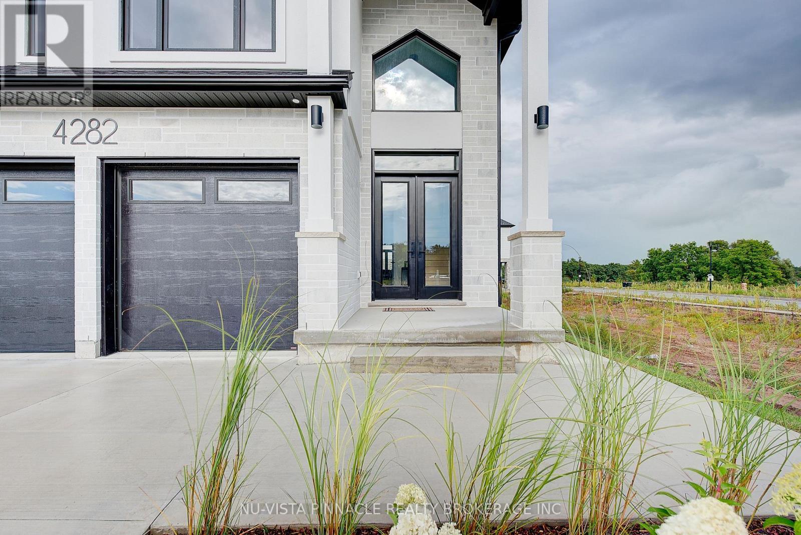 4282 Liberty Cross, London South (South V), ON - Outdoor