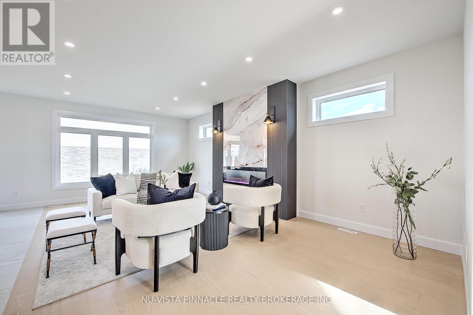 4282 Liberty Cross, London South (South V), ON - Indoor