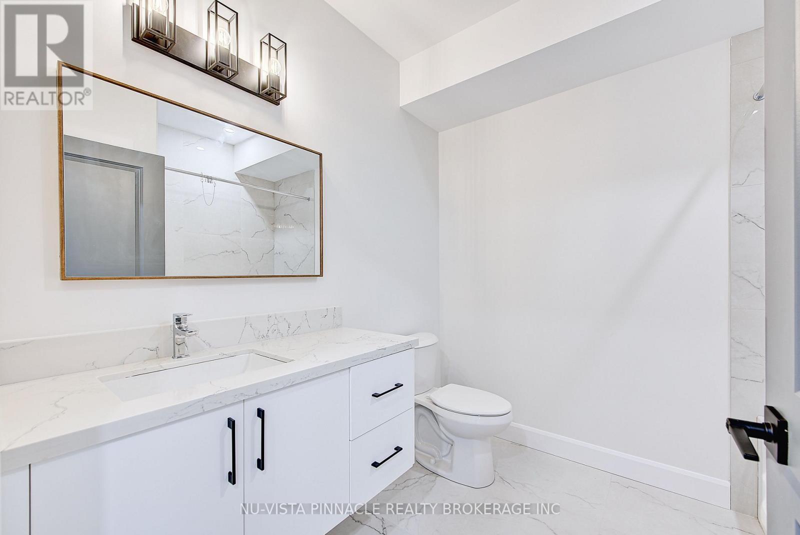 4282 Liberty Cross, London South (South V), ON - Indoor Photo Showing Bathroom