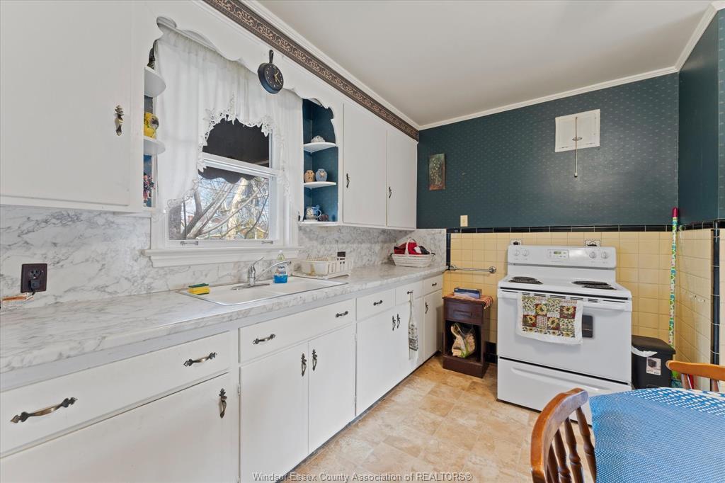 121 Division Street South, Kingsville, ON