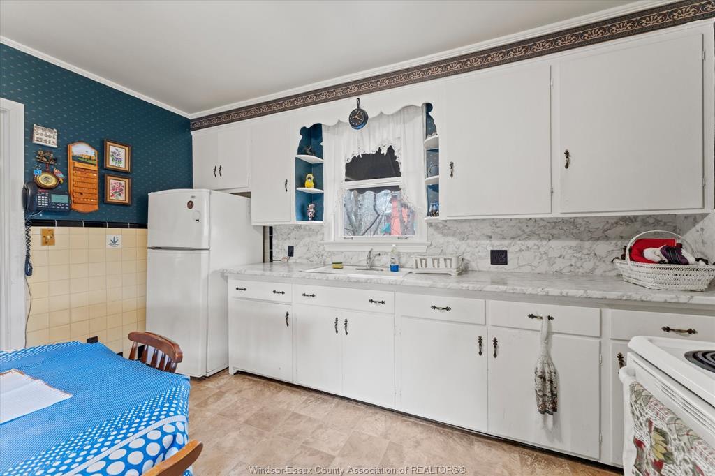 121 Division Street South, Kingsville, ON